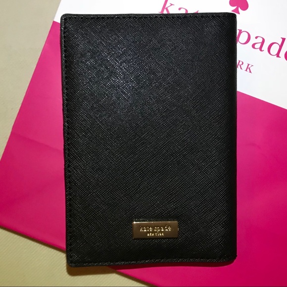 🐰Kate Spade Bunny Leather passport/ wallet - Picture 2 of 4